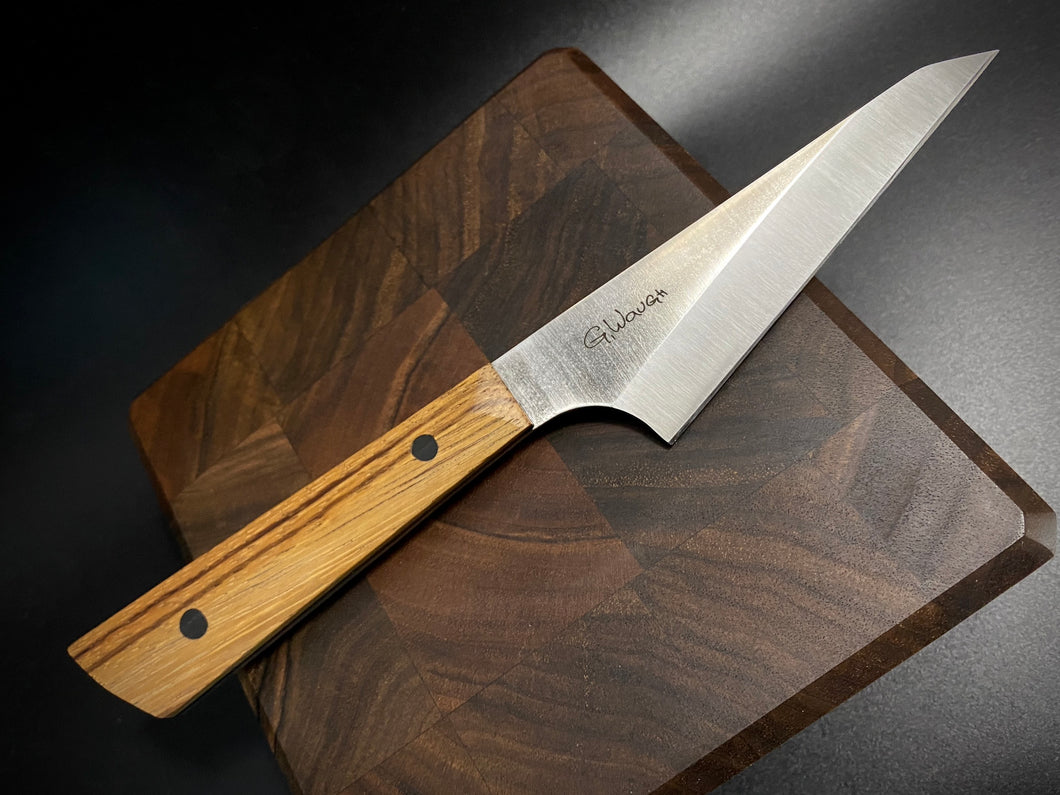 Couteau Universel Forgé STEAK 134 mm, Style Japonais, Acier San Mai, Oeuvre d'auteur, Exemplaire Unique.