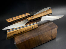 Laden Sie das Bild in den Galerie-Viewer, STEAK &amp; BBQ Knife &quot;Arrow&quot;, Universal, Stainless Steel. Limited Edition. #6.086