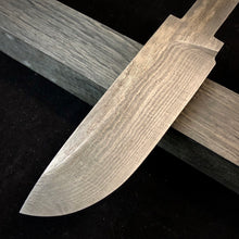 Cargar imagen en el visor de la galería, Multilayers Carbon Steel Blade Blank, Hand Forge for Knife Making. #9.261