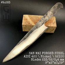 Laden Sie das Bild in den Galerie-Viewer, Einzigartiger „San Mai“-Rohling aus laminiertem Stahl für die professionelle Messerherstellung. #9.172