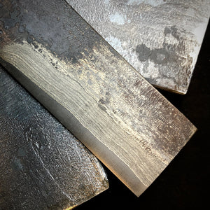 Blanc en acier au carbone laminé multicouche, forge à la main pour la fabrication de couteaux.