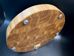 Premium-Schneide- und Servierbrett 30 cm. Natürliches Eschenholz.