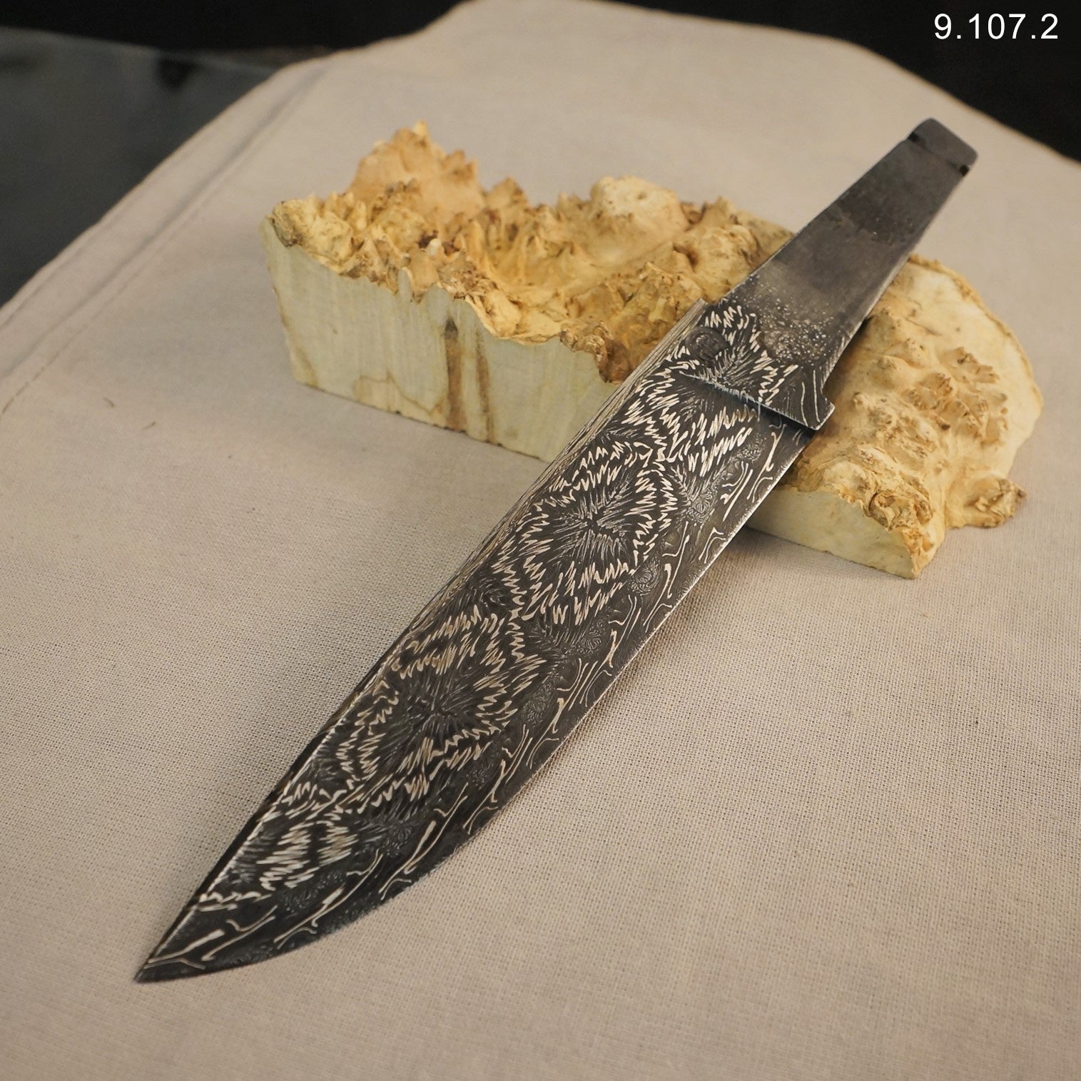 Forge damascus steel: The art of damascus knife making