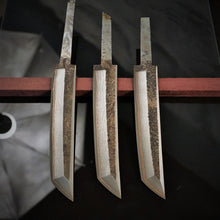 Laden Sie das Bild in den Galerie-Viewer, Unique Laminated Stainless Steel Blade Tanto for knife making, 63HRC. Art 9.108
