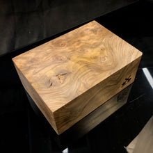 Laden Sie das Bild in den Galerie-Viewer, WALNUT BURL Premium Wood, Blank for woodworking, turning. Art 10.W.31
