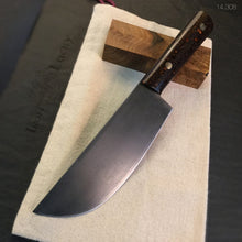 Laden Sie das Bild in den Galerie-Viewer, Kitchen Knife Chef Universal, Stainless Steel, Hand Forge, made in France! Art. 14.308.1